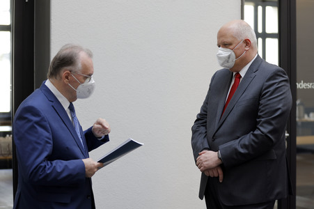 Übergabe des Tätigkeitsberichts zum Datenschutz in Berlin