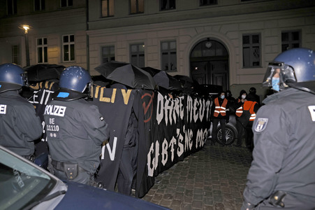Protestaktion 'Chaos für die Meute! Tag X Demo!' in Berlin