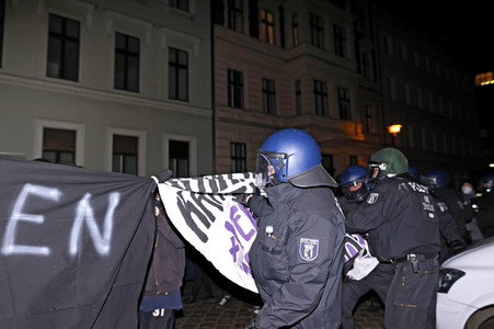 Protestaktion 'Chaos für die Meute! Tag X Demo!' in Berlin