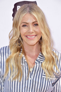 Cassie Scerbo's Spendenaktion in Malibu