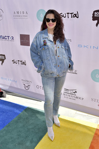 Cassie Scerbo's Spendenaktion in Malibu