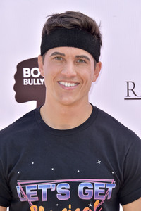 Cassie Scerbo's Spendenaktion in Malibu