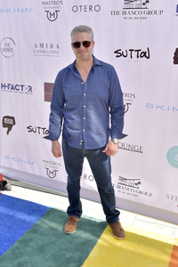 Cassie Scerbo's Spendenaktion in Malibu