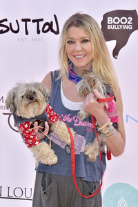 Cassie Scerbo's Spendenaktion in Malibu