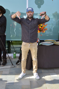 Cassie Scerbo's Spendenaktion in Malibu