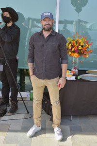 Cassie Scerbo's Spendenaktion in Malibu