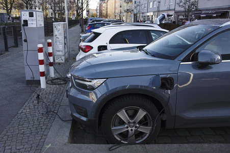 Symbolfoto Ladestation für Elektrofahrzeuge