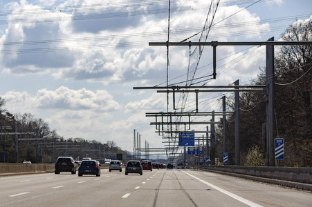 Autobahn-Oberleitungen in Mörfelden-Walldorf
