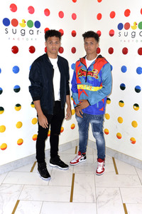 Konzert Pre-Dinner von JNA in Los Angeles