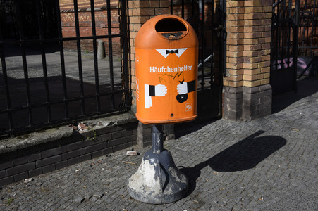 Symbolfoto Berliner Mülleimer