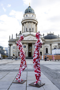 Mahnmal zur Coronakrise von Dennis Josef Meseg in Berlin