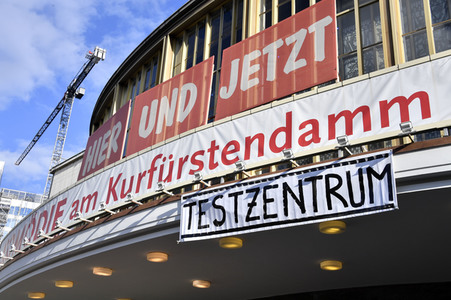 Fototermin mit dem Ensemble von 'Vorhang auf für Cyrano' in Berlin