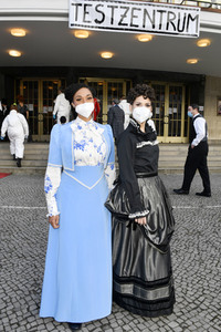 Fototermin mit dem Ensemble von 'Vorhang auf für Cyrano' in Berlin