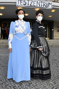Fototermin mit dem Ensemble von 'Vorhang auf für Cyrano' in Berlin