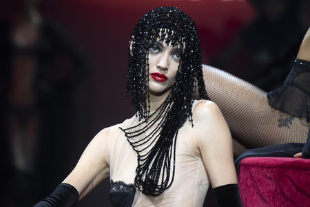 Andres Sarda Fashion Show auf der 73. Mercedes-Benz Fashion Week Madrid