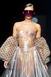 Maya Hansen Fashion Show auf der 73. Mercedes-Benz Fashion Week Madrid