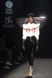Maya Hansen Fashion Show auf der 73. Mercedes-Benz Fashion Week Madrid