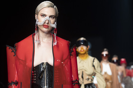 Maya Hansen Fashion Show auf der 73. Mercedes-Benz Fashion Week Madrid