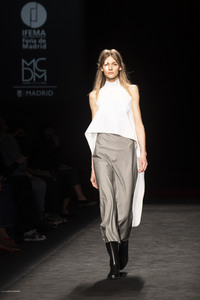 Otrura Fashion Show auf der 73. Mercedes-Benz Fashion Week Madrid
