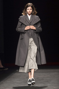 Otrura Fashion Show auf der 73. Mercedes-Benz Fashion Week Madrid