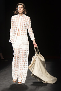 Otrura Fashion Show auf der 73. Mercedes-Benz Fashion Week Madrid