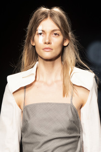 Otrura Fashion Show auf der 73. Mercedes-Benz Fashion Week Madrid