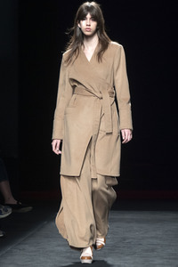 Otrura Fashion Show auf der 73. Mercedes-Benz Fashion Week Madrid