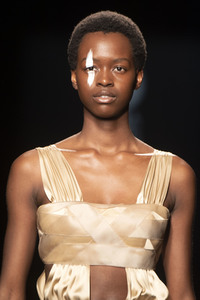 Otrura Fashion Show auf der 73. Mercedes-Benz Fashion Week Madrid