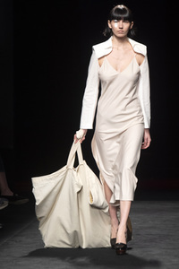 Otrura Fashion Show auf der 73. Mercedes-Benz Fashion Week Madrid