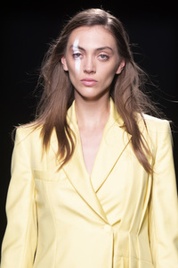 Otrura Fashion Show auf der 73. Mercedes-Benz Fashion Week Madrid