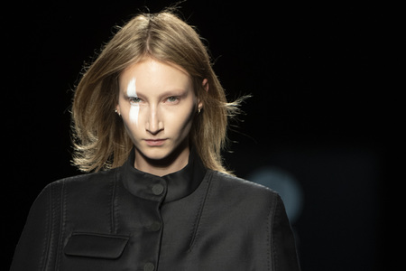 Otrura Fashion Show auf der 73. Mercedes-Benz Fashion Week Madrid