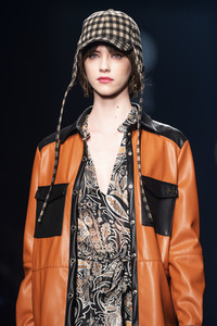 Maite by Lola Casademunt Fashion Show auf der 73. Mercedes-Benz Fashion Week Madrid