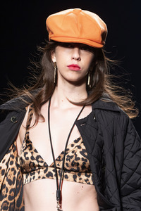 Maite by Lola Casademunt Fashion Show auf der 73. Mercedes-Benz Fashion Week Madrid
