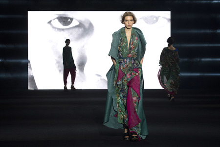 Ulises Mérida Fashion Show auf der 73. Mercedes-Benz Fashion Week Madrid