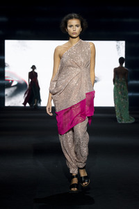 Ulises Mérida Fashion Show auf der 73. Mercedes-Benz Fashion Week Madrid