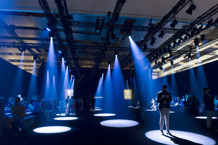 Isabel Sanchis Fashion Show auf der 73. Mercedes-Benz Fashion Week Madrid