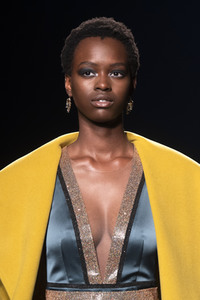 Isabel Sanchis Fashion Show auf der 73. Mercedes-Benz Fashion Week Madrid