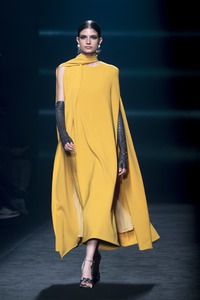 Isabel Sanchis Fashion Show auf der 73. Mercedes-Benz Fashion Week Madrid