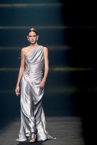 Isabel Sanchis Fashion Show auf der 73. Mercedes-Benz Fashion Week Madrid