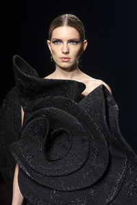 Isabel Sanchis Fashion Show auf der 73. Mercedes-Benz Fashion Week Madrid