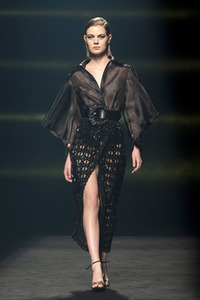 Isabel Sanchis Fashion Show auf der 73. Mercedes-Benz Fashion Week Madrid