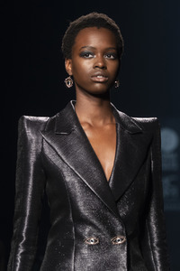 Isabel Sanchis Fashion Show auf der 73. Mercedes-Benz Fashion Week Madrid