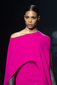 Isabel Sanchis Fashion Show auf der 73. Mercedes-Benz Fashion Week Madrid