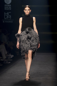 Isabel Sanchis Fashion Show auf der 73. Mercedes-Benz Fashion Week Madrid