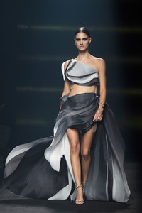 Isabel Sanchis Fashion Show auf der 73. Mercedes-Benz Fashion Week Madrid