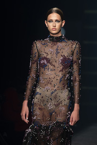 Isabel Sanchis Fashion Show auf der 73. Mercedes-Benz Fashion Week Madrid