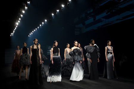 Isabel Sanchis Fashion Show auf der 73. Mercedes-Benz Fashion Week Madrid