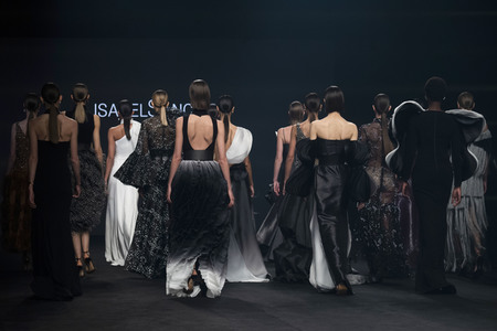 Isabel Sanchis Fashion Show auf der 73. Mercedes-Benz Fashion Week Madrid