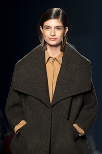 Angel Schlesser Fashion Show auf der 73. Mercedes-Benz Fashion Week Madrid