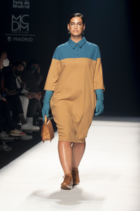 Angel Schlesser Fashion Show auf der 73. Mercedes-Benz Fashion Week Madrid